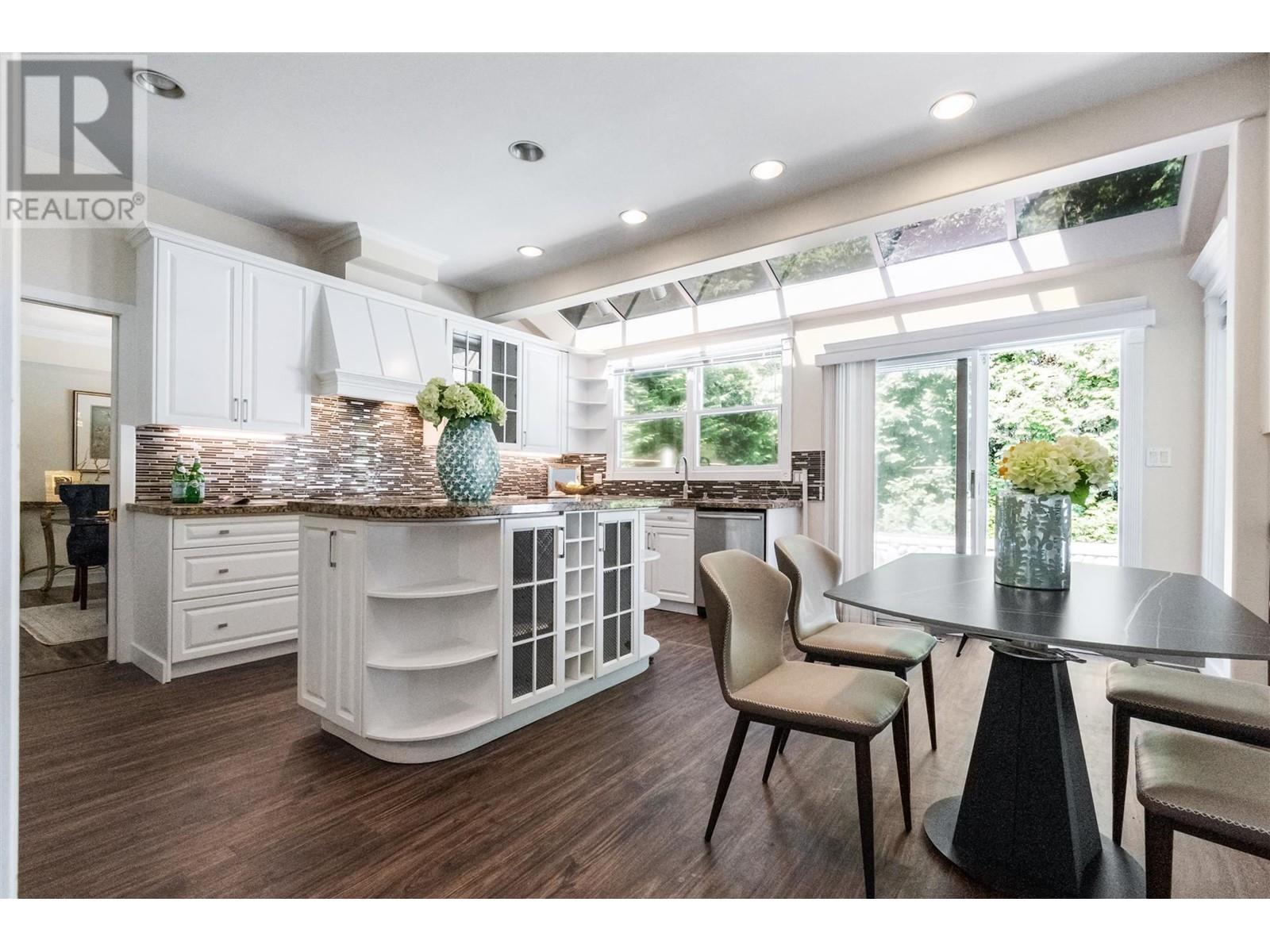 2453 Phillips Place, Burnaby, British Columbia  V5A 2W1 - Photo 6 - R3000952