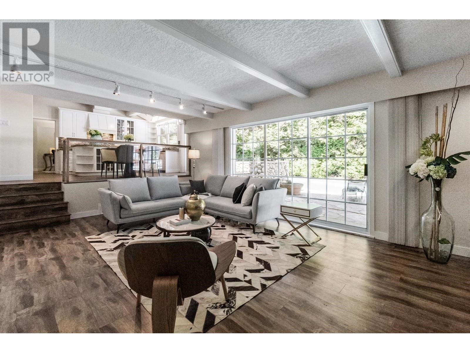 2453 Phillips Place, Burnaby, British Columbia  V5A 2W1 - Photo 8 - R3000952