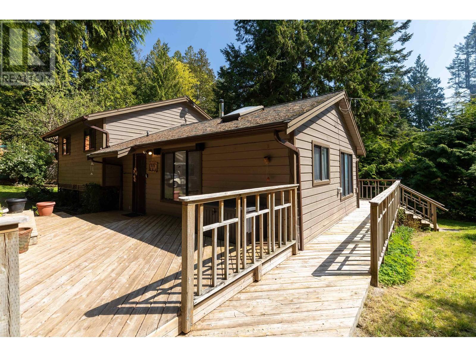 Property at 350 OAK AVENUE image 2