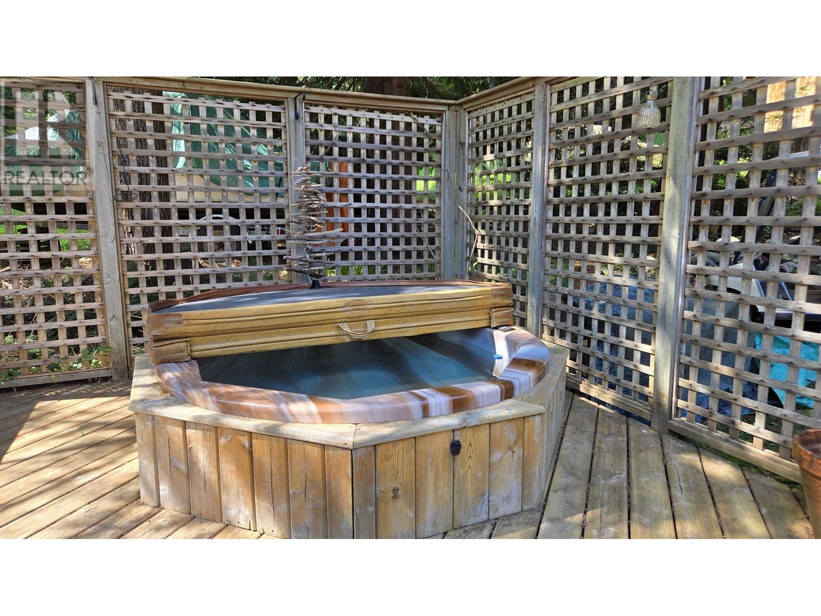 350 Oak Avenue, Keats Island, British Columbia  V0N 1V0 - Photo 4 - R3000960