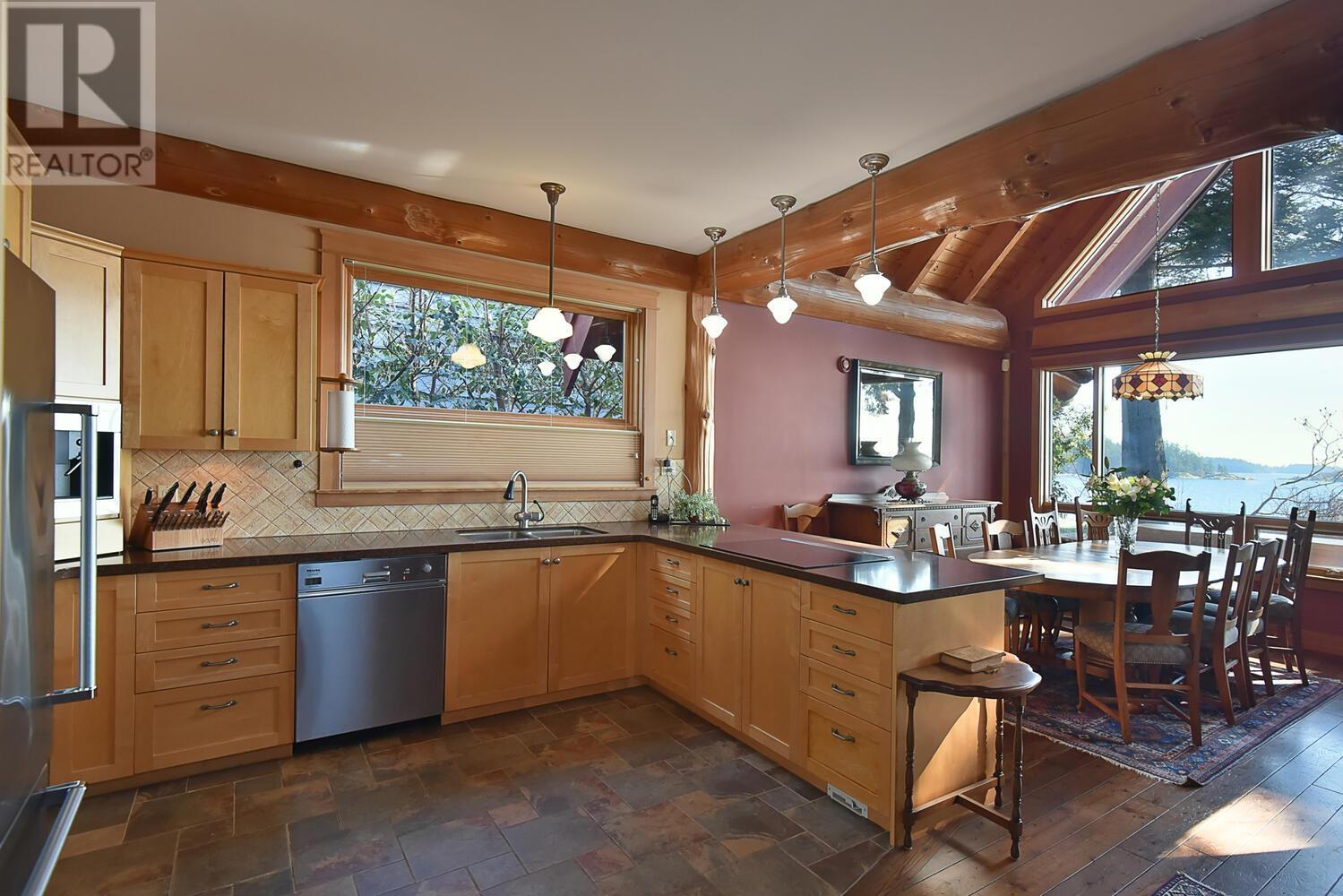 667 Franklin Road, Gibsons, British Columbia  V0N 1V8 - Photo 6 - R3000966