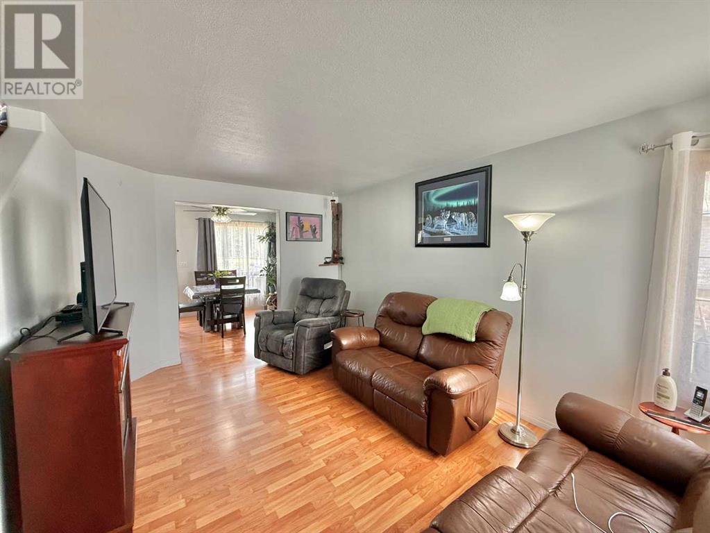 170 Wilson Avenue, Hinton, Alberta  T7V 1Z6 - Photo 2 - A2211821