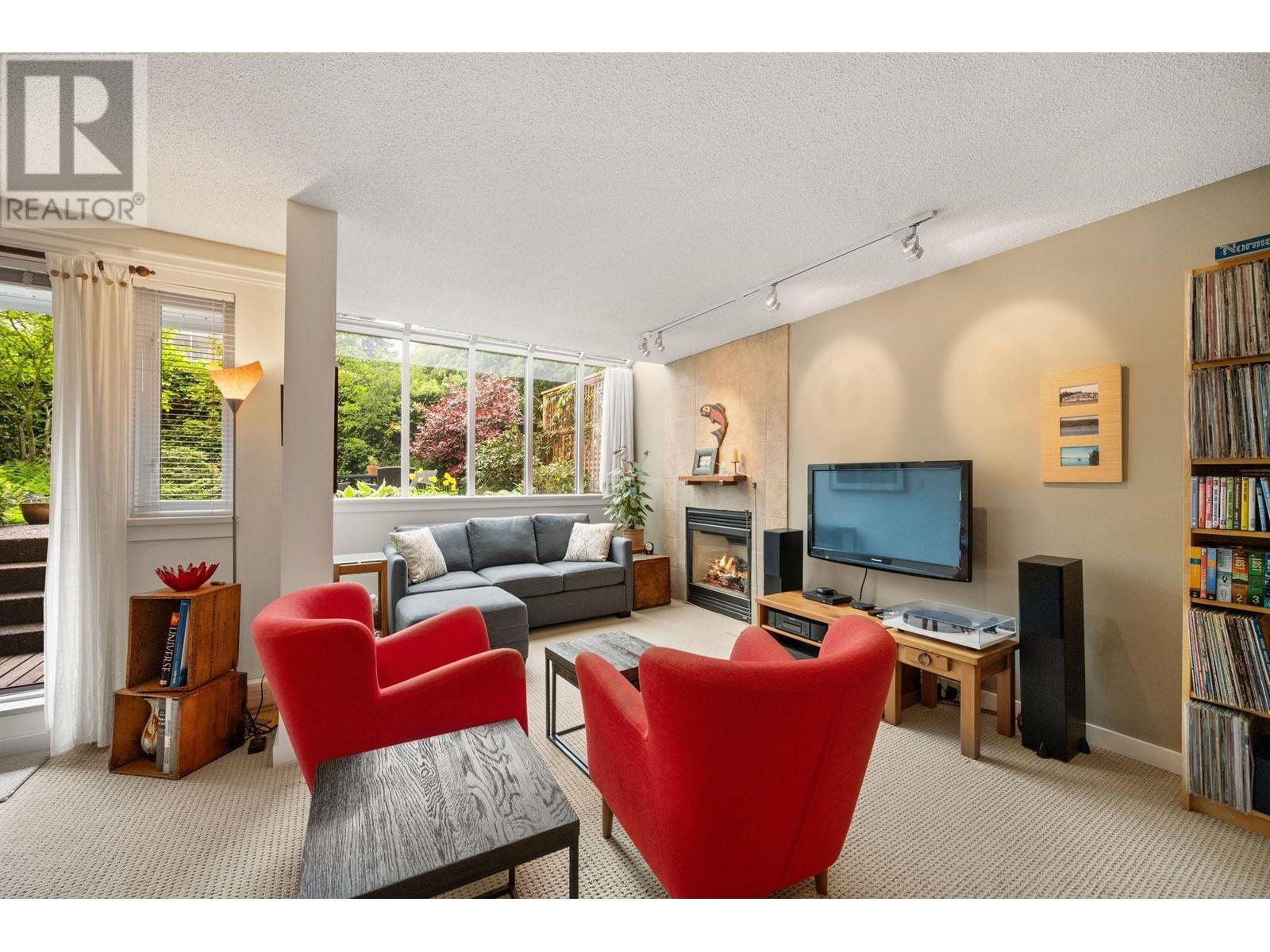 4 1949 W 8th Avenue, Vancouver, British Columbia  V6J 1W2 - Photo 4 - R3000346