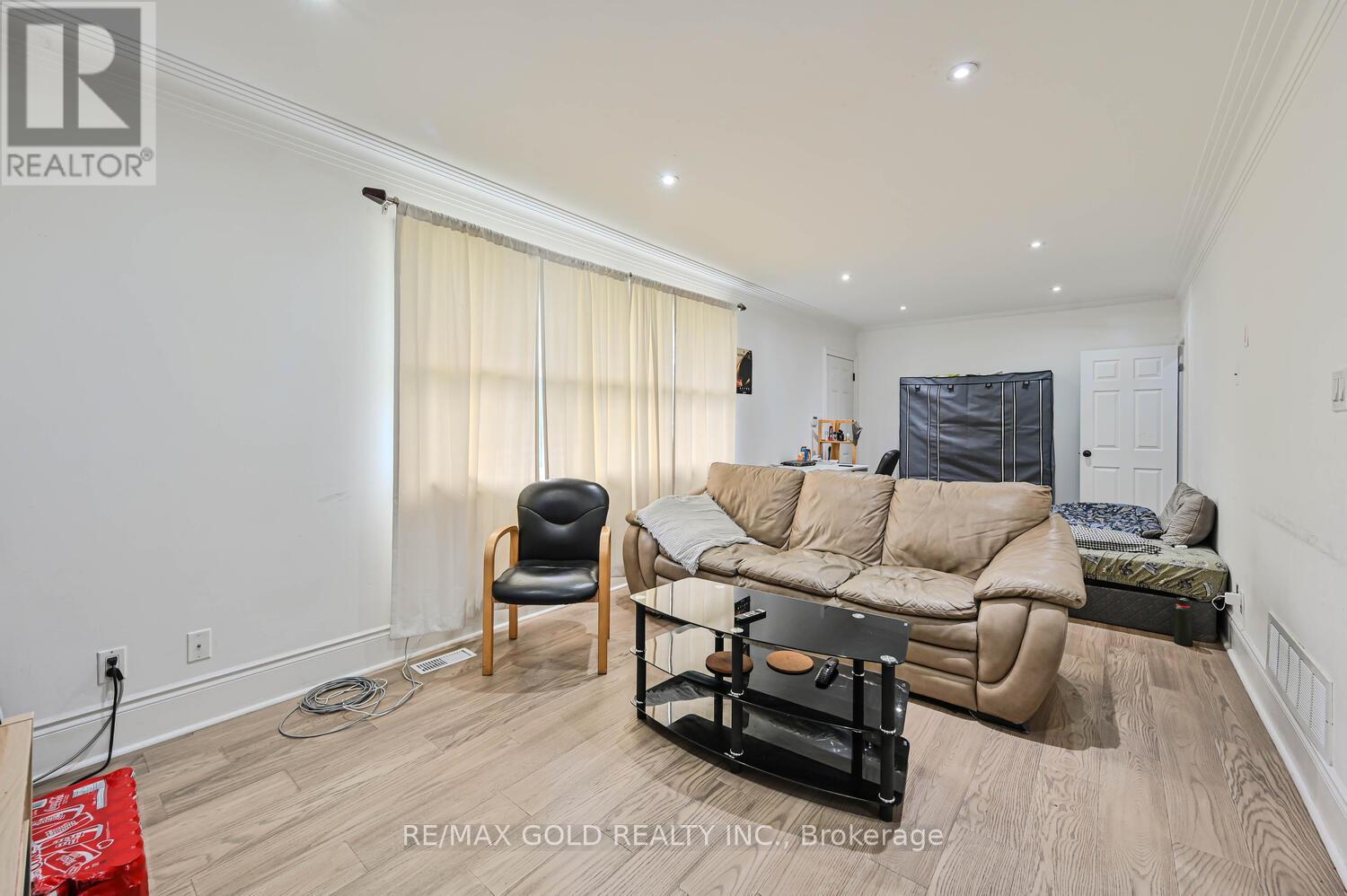 59 Marysfield Drive, Brampton, Ontario  L6P 0J2 - Photo 9 - W12115628