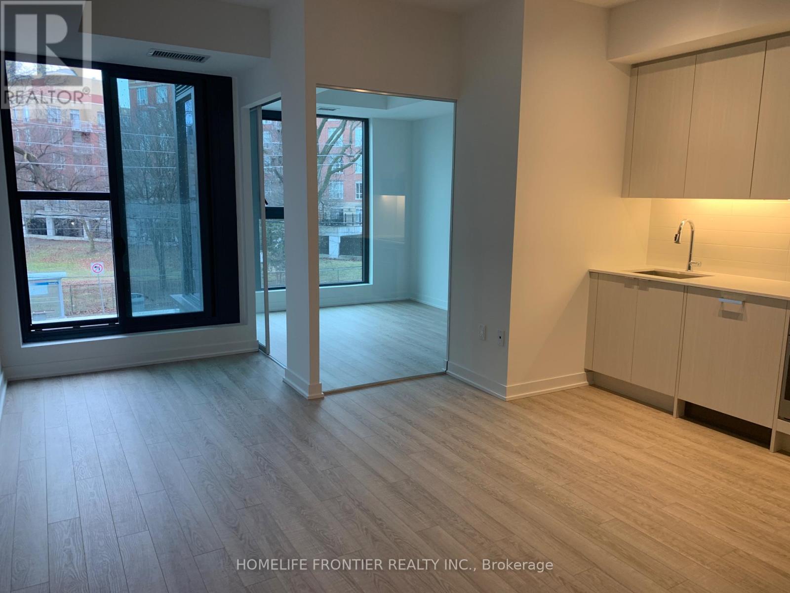 210 - 250 Lawrence Avenue W, Toronto, Ontario  M5M 1B2 - Photo 5 - C12138417