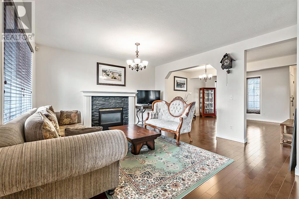 860 Scimitar Bay Nw, Calgary, Alberta  T3L 2B3 - Photo 7 - A2211492