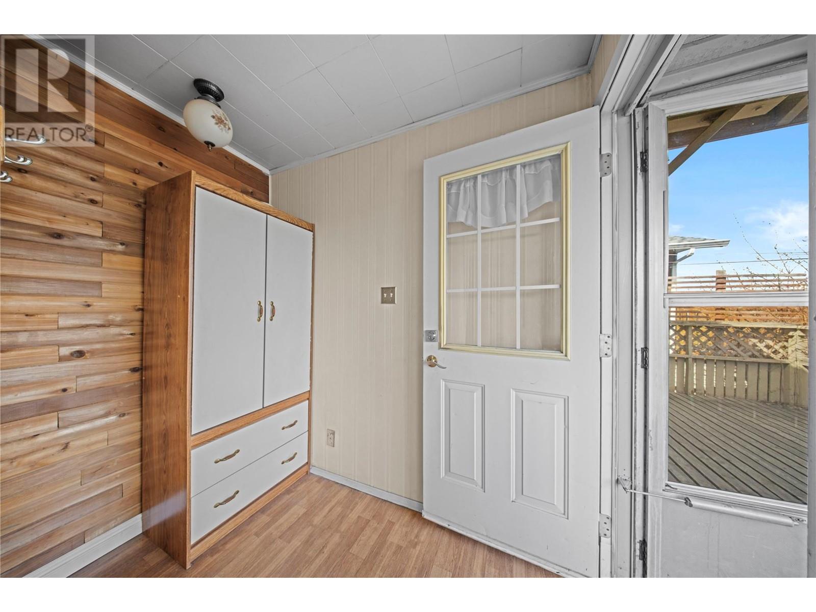Property at 638 GRANDVIEW Terrace image 4