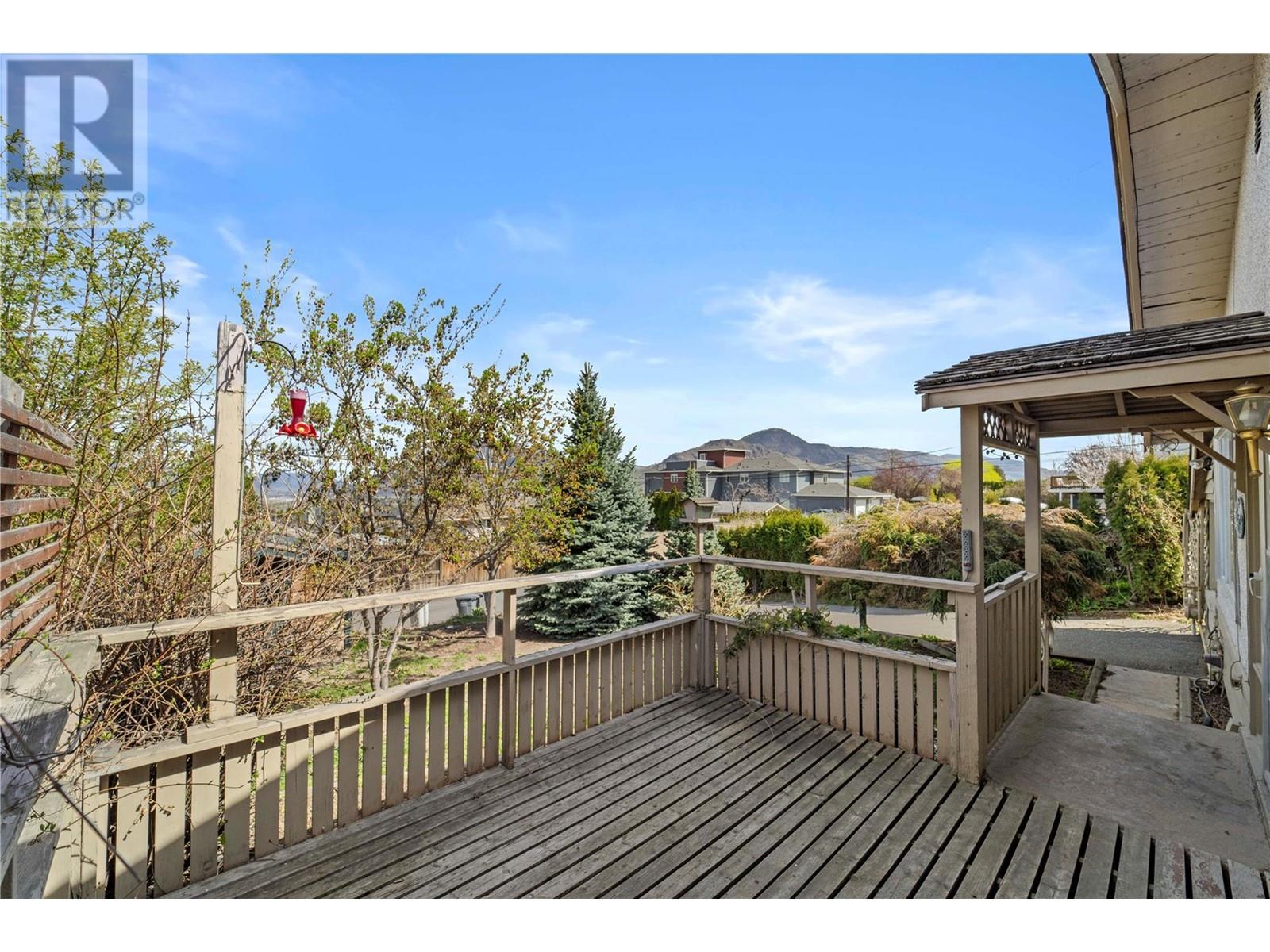 Property at 638 GRANDVIEW Terrace image 3