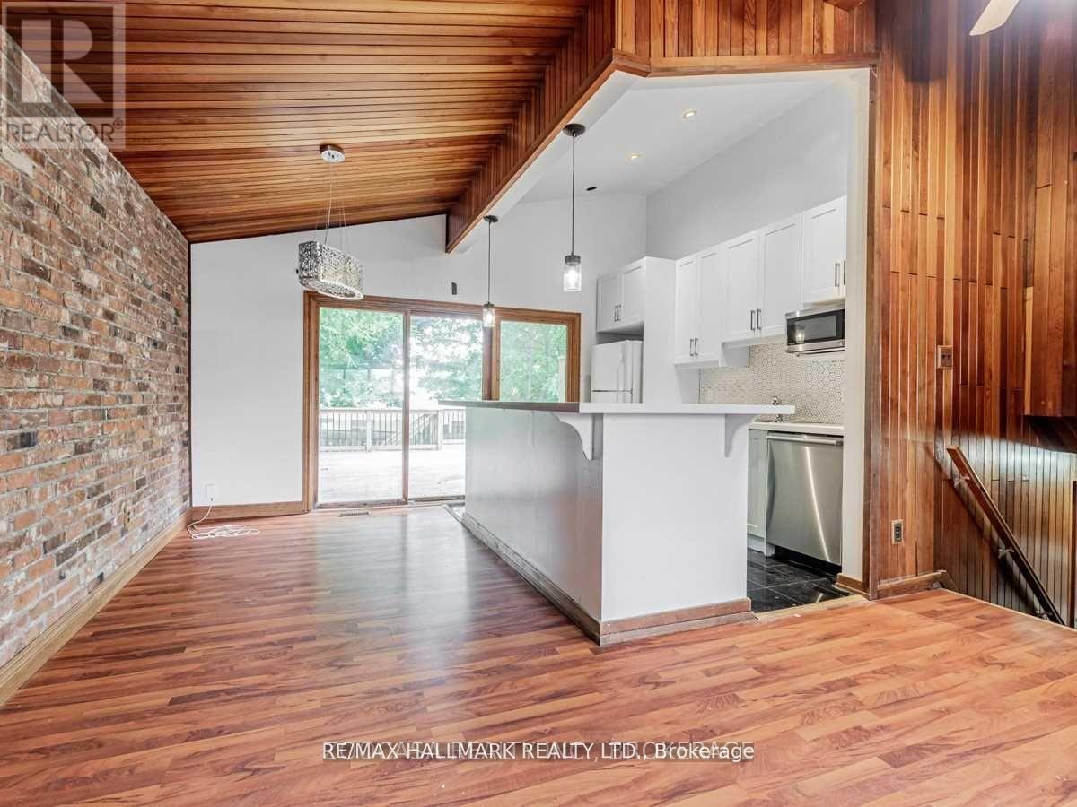 Upper - 901 Brimorton Drive, Toronto, Ontario  M1G 2T8 - Photo 10 - E12138404