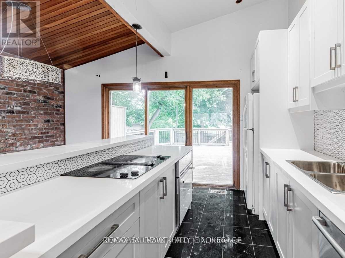 Upper - 901 Brimorton Drive, Toronto, Ontario  M1G 2T8 - Photo 16 - E12138404