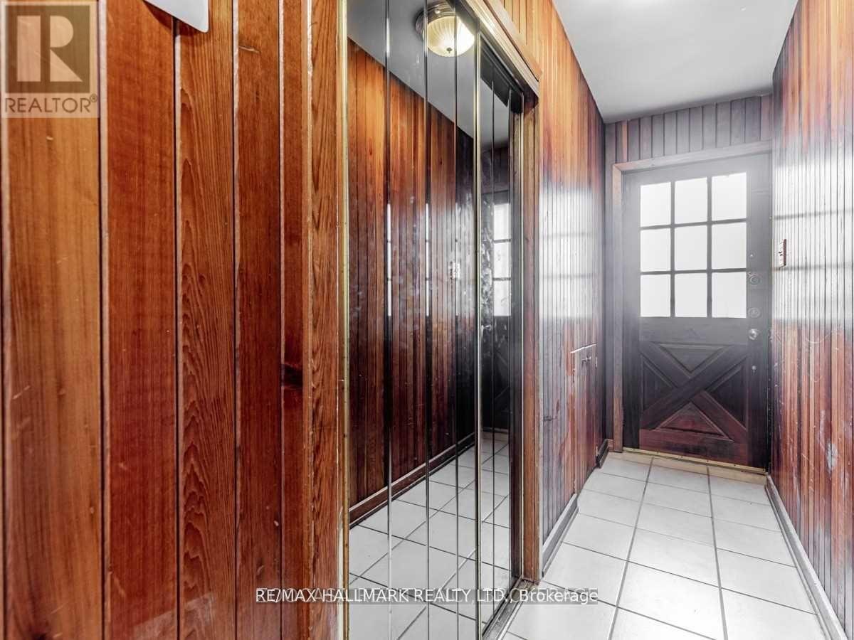 Upper - 901 Brimorton Drive, Toronto, Ontario  M1G 2T8 - Photo 3 - E12138404