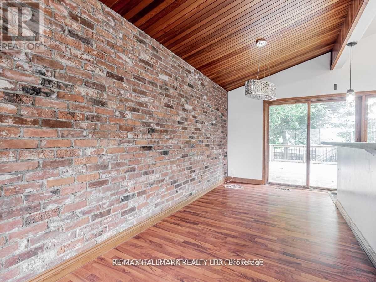 Upper - 901 Brimorton Drive, Toronto, Ontario  M1G 2T8 - Photo 9 - E12138404
