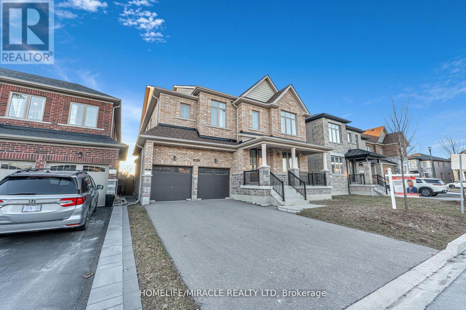 Property at 1039 KINGPEAK CRESCENT image 2