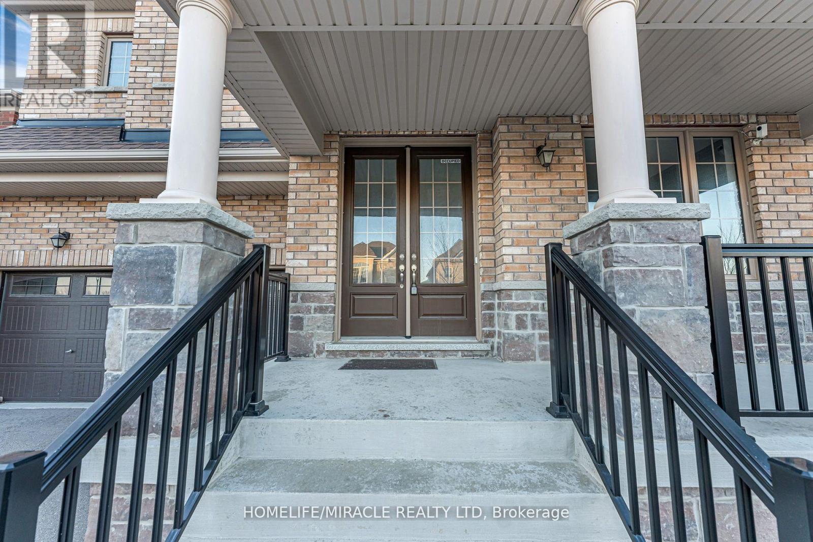 Property at 1039 KINGPEAK CRESCENT image 3