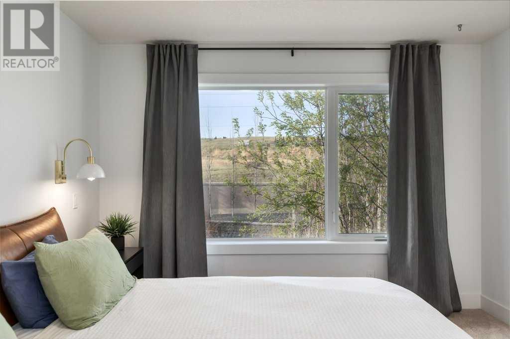 270 Discovery Ridge Way Sw, Calgary, Alberta  T3H 5S9 - Photo 16 - A2208288
