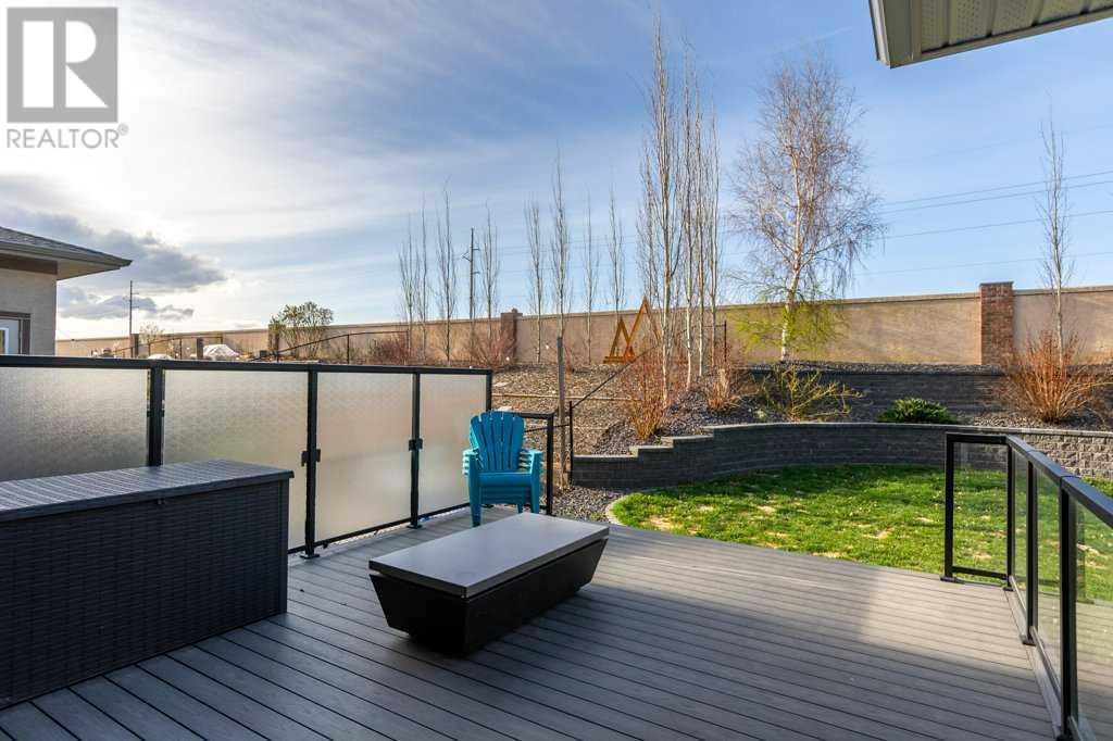 270 Discovery Ridge Way Sw, Calgary, Alberta  T3H 5S9 - Photo 35 - A2208288