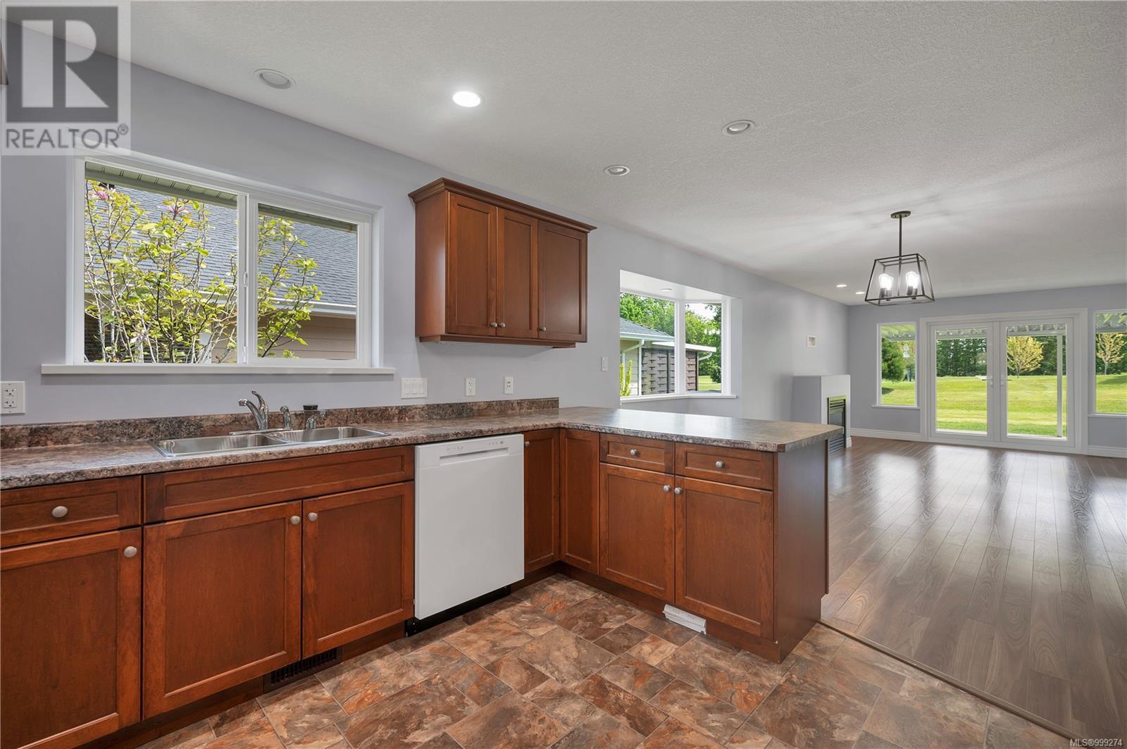 Property at 65 2006 Sierra Dr image 3