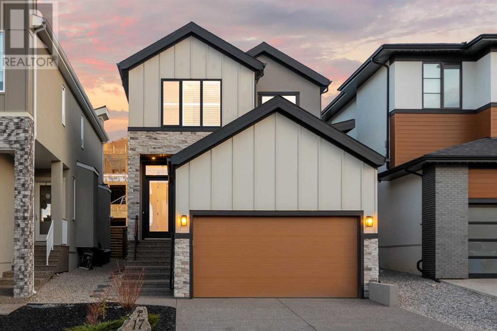 Property at 17 Coulee Crescent SW image 1