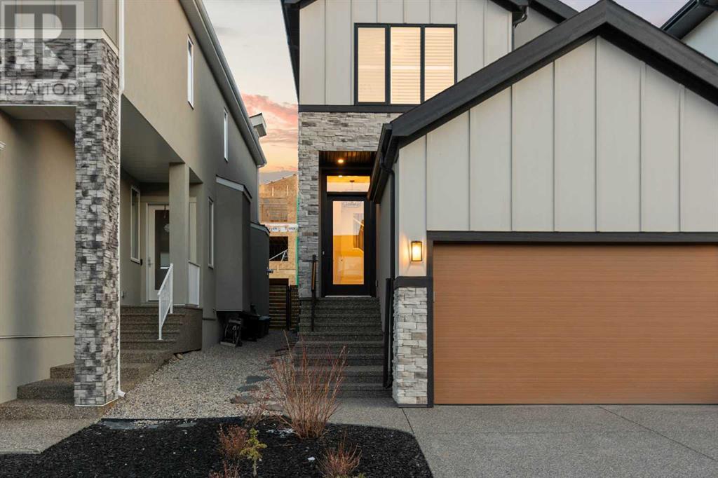 Property at 17 Coulee Crescent SW image 2