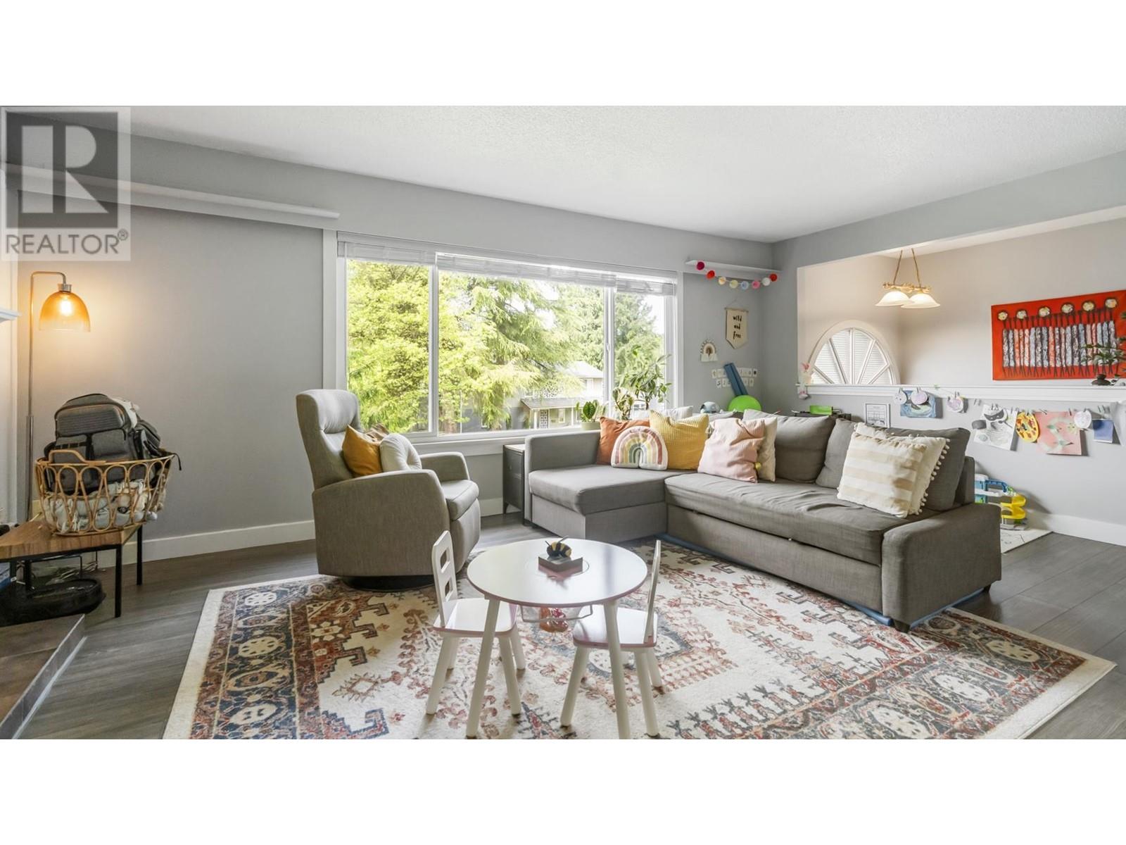 22738 124 Avenue, Maple Ridge, British Columbia  V2X 4K1 - Photo 2 - R3000933