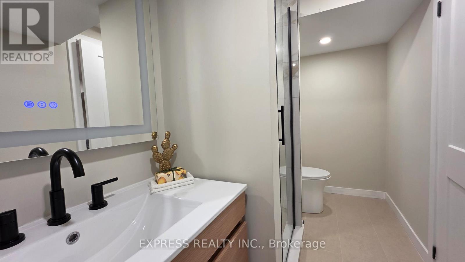 1215 Garthdale Court, Oakville, Ontario  L6H 2M1 - Photo 33 - W12138433