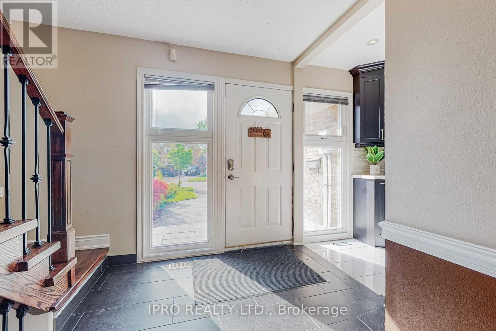 2696 Jerring Mews, Mississauga, Ontario  L5L 2M8 - Photo 3 - W12138443