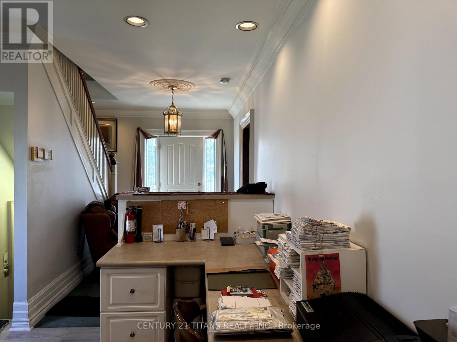 257 St Clair Street, Chatham-Kent, Ontario  N7L 3J8 - Photo 2 - X12138477
