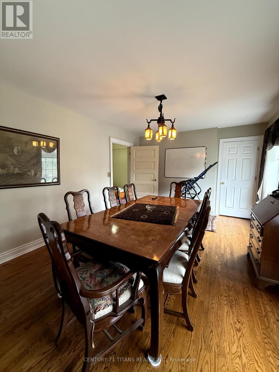 257 St Clair Street, Chatham-Kent, Ontario  N7L 3J8 - Photo 8 - X12138477