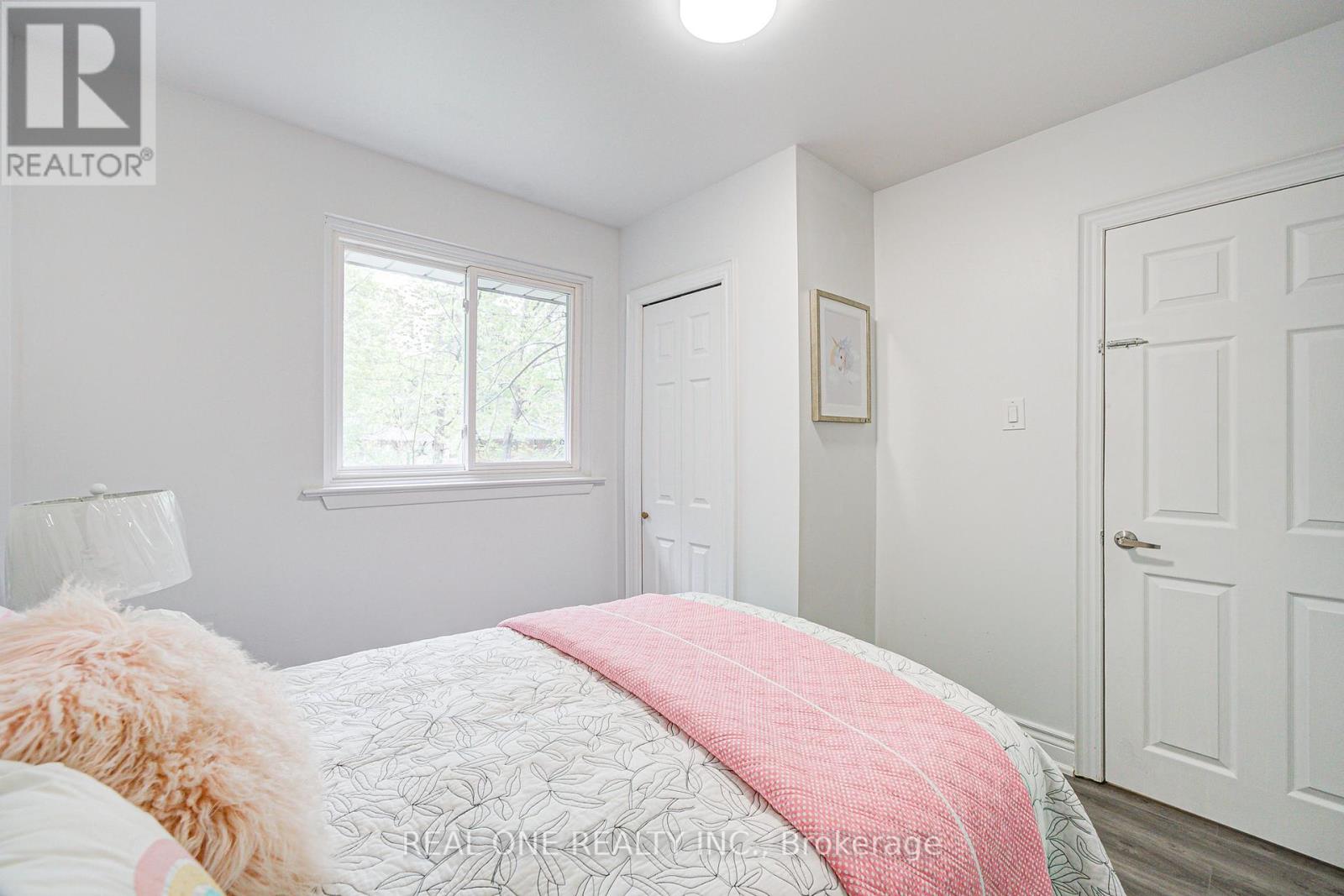 68 Laverock Avenue, Richmond Hill, Ontario  L4C 4J4 - Photo 22 - N12138598