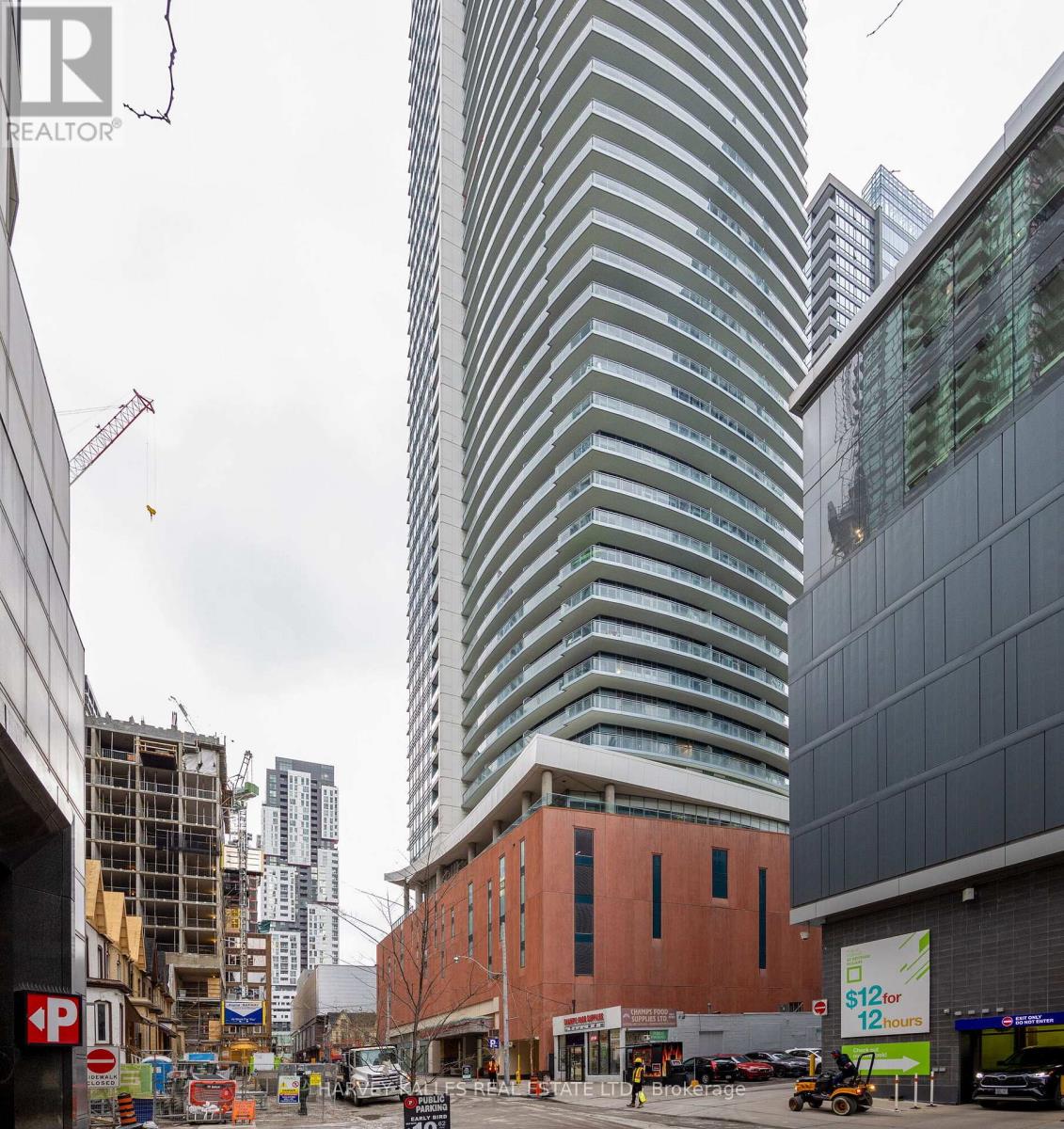 1801 - 21 Widmer Street, Toronto, Ontario  M5V 0B8 - Photo 4 - C12138436