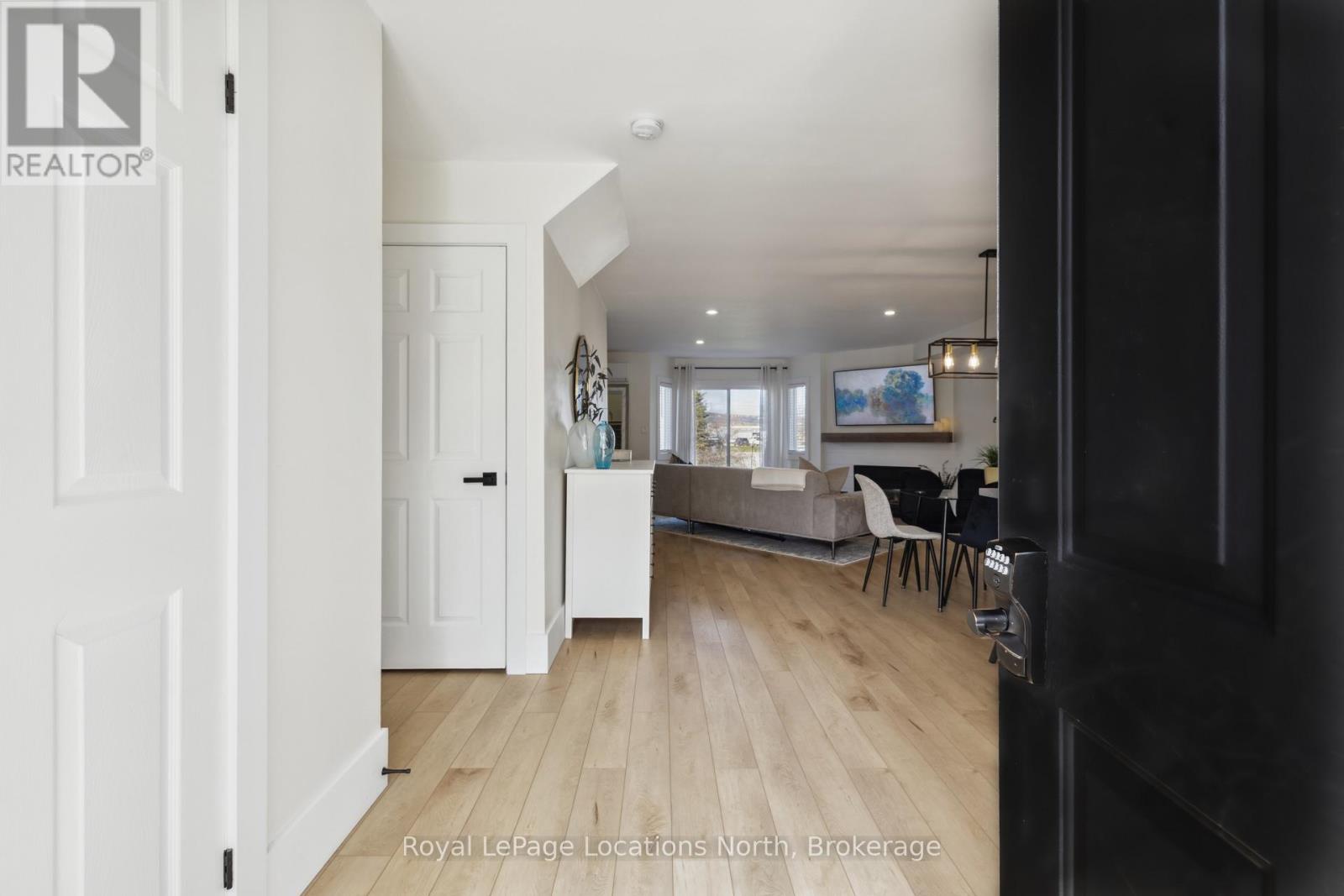 Property at 16 - 15 WATTS CRESCENT image 2