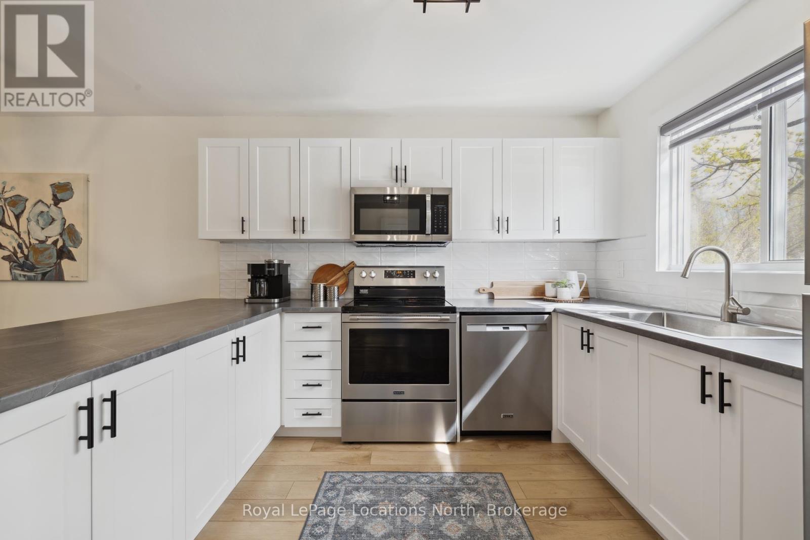 Property at 16 - 15 WATTS CRESCENT image 4