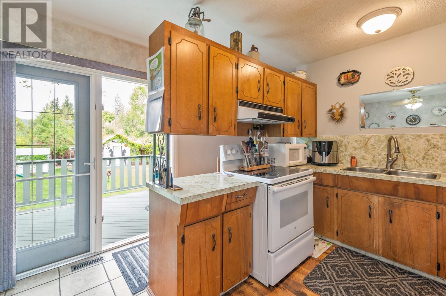 Property at 11179 Deldor Road image 5