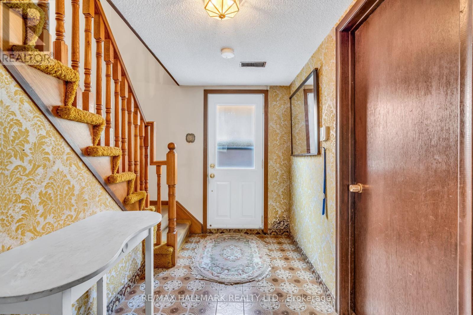 36 Jasmine Road, Toronto, Ontario  M9M 2P9 - Photo 36 - W12138571