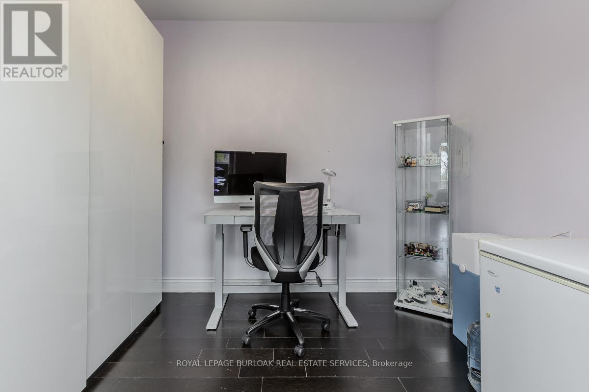 601 - 3500 Lakeshore Road W, Oakville, Ontario  L6L 0B4 - Photo 27 - W12138599