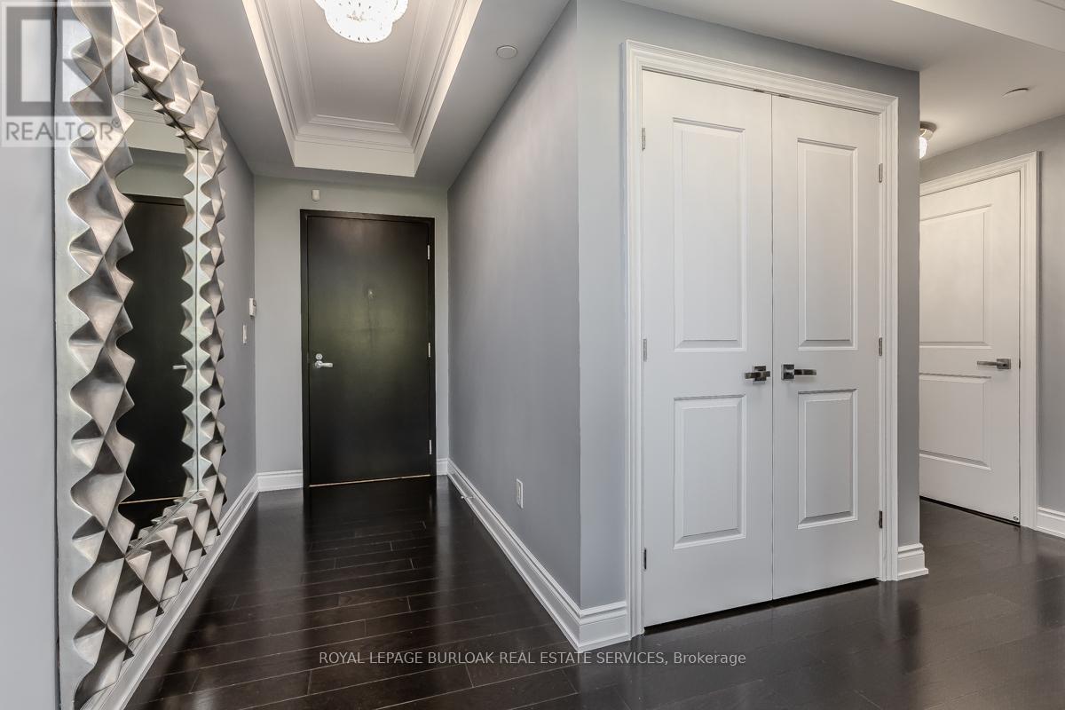 601 - 3500 Lakeshore Road W, Oakville, Ontario  L6L 0B4 - Photo 6 - W12138599