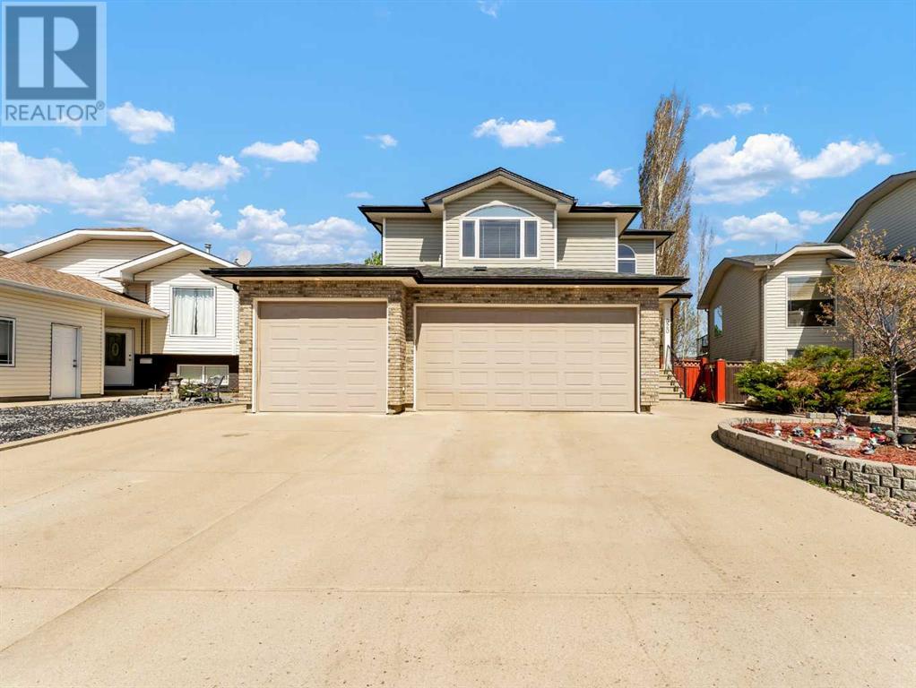 620 Stark Way Se, Medicine Hat, Alberta  T1B 4P7 - Photo 1 - A2218919