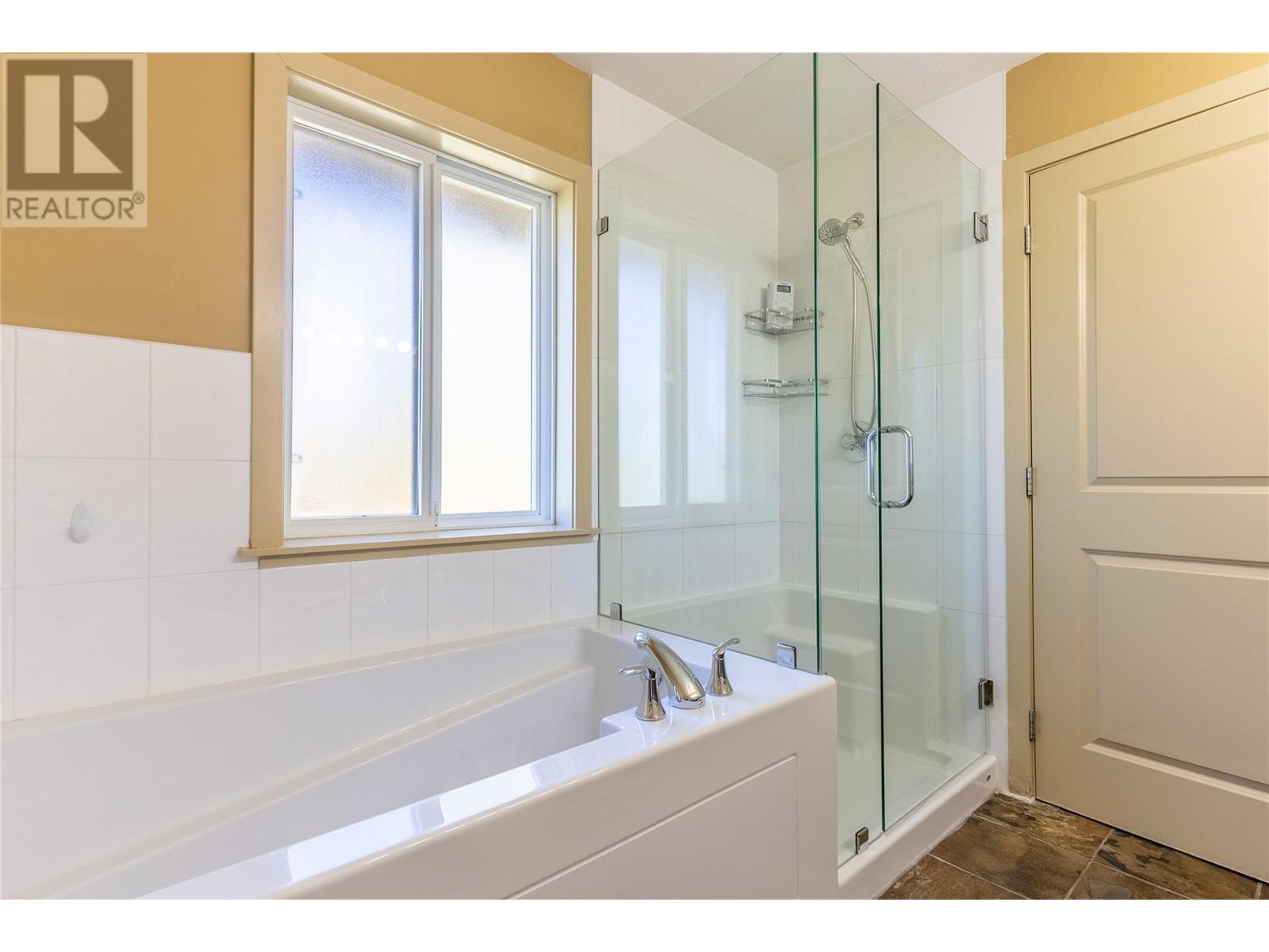 2046 Robson Place Unit# 12, Kamloops, British Columbia  V2E 0A5 - Photo 8 - 10346791
