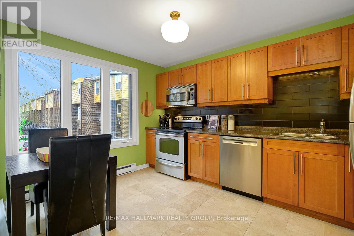2120 Eric Crescent, Ottawa, Ontario  K1B 4P4 - Photo 10 - X12138612