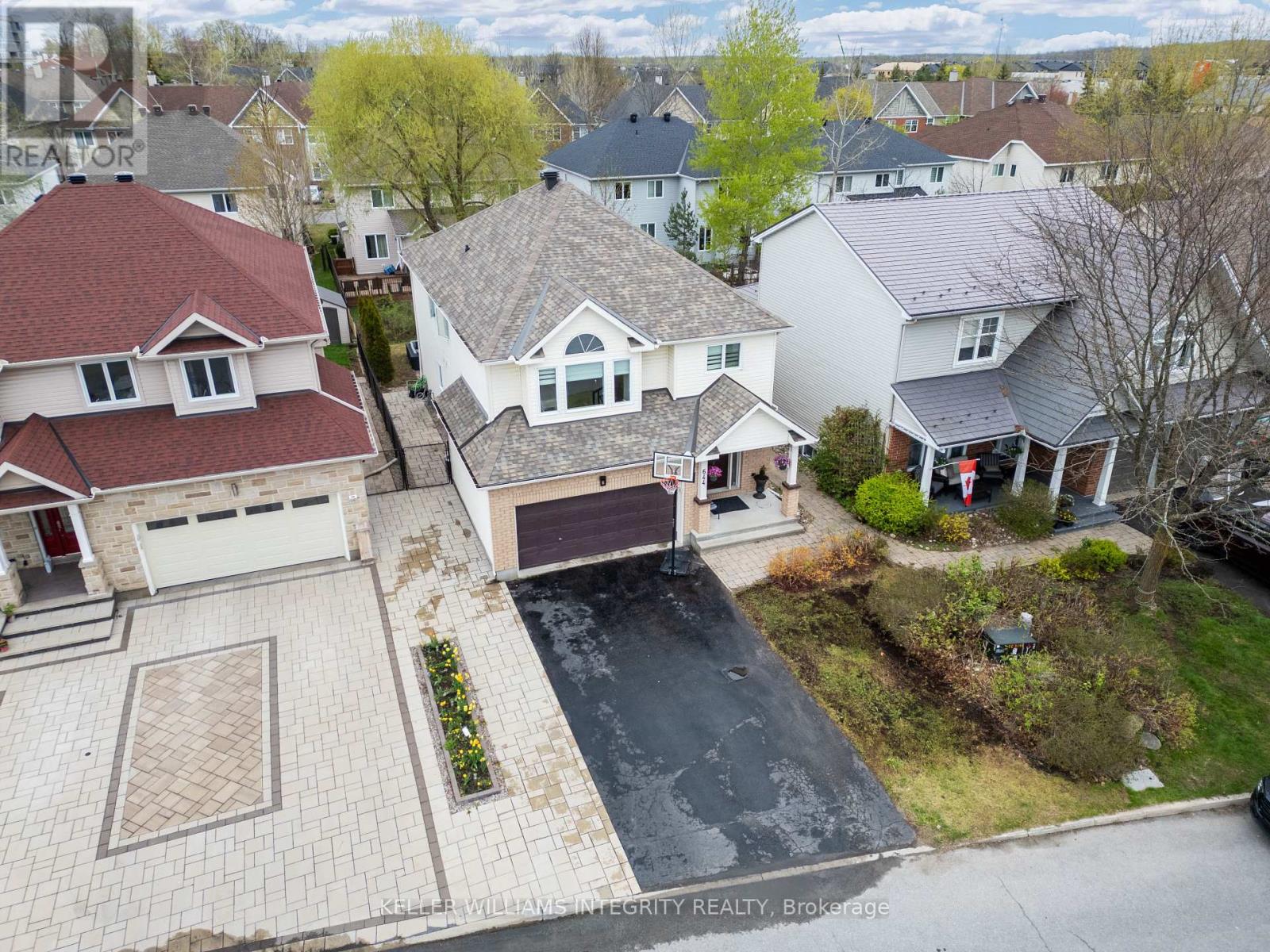 Property at 644 DEVONWOOD CIRCLE image 2