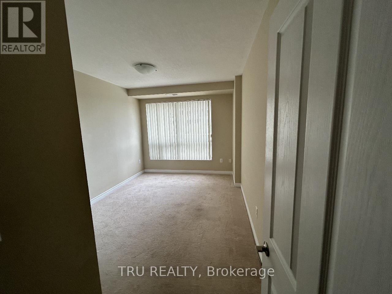 201 - 1030 Coronation Drive, London North (North I), Ontario  N6G 0G5 - Photo 10 - X12138662