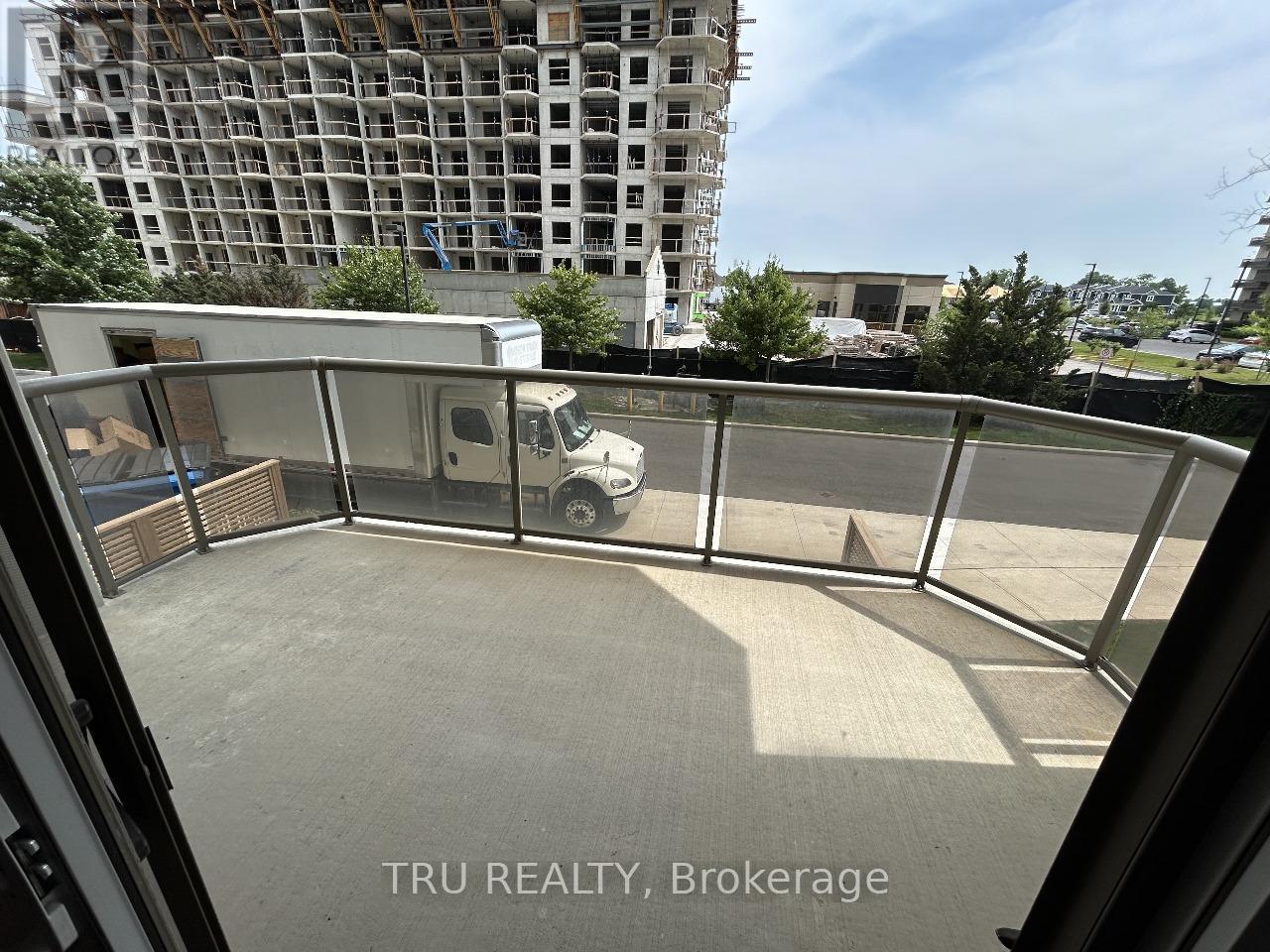 201 - 1030 Coronation Drive, London North (North I), Ontario  N6G 0G5 - Photo 4 - X12138662