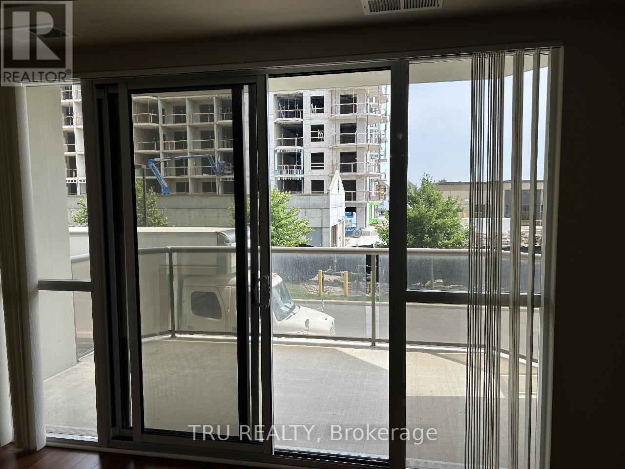 201 - 1030 Coronation Drive, London North (North I), Ontario  N6G 0G5 - Photo 8 - X12138662