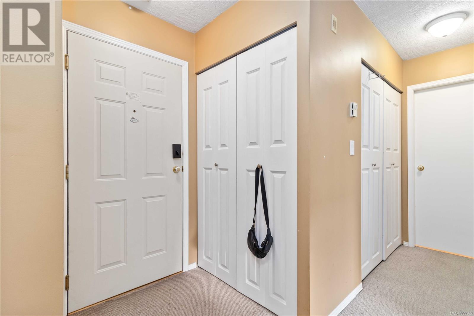Property at 402 2880 Quadra St image 4