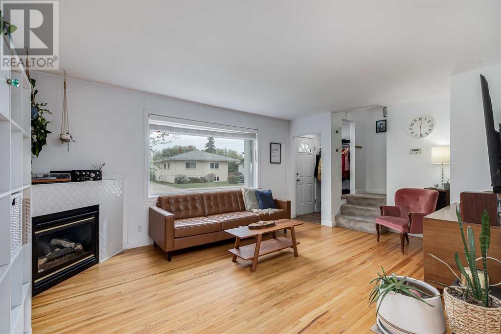 Property at 334 Regal Park NE image 3
