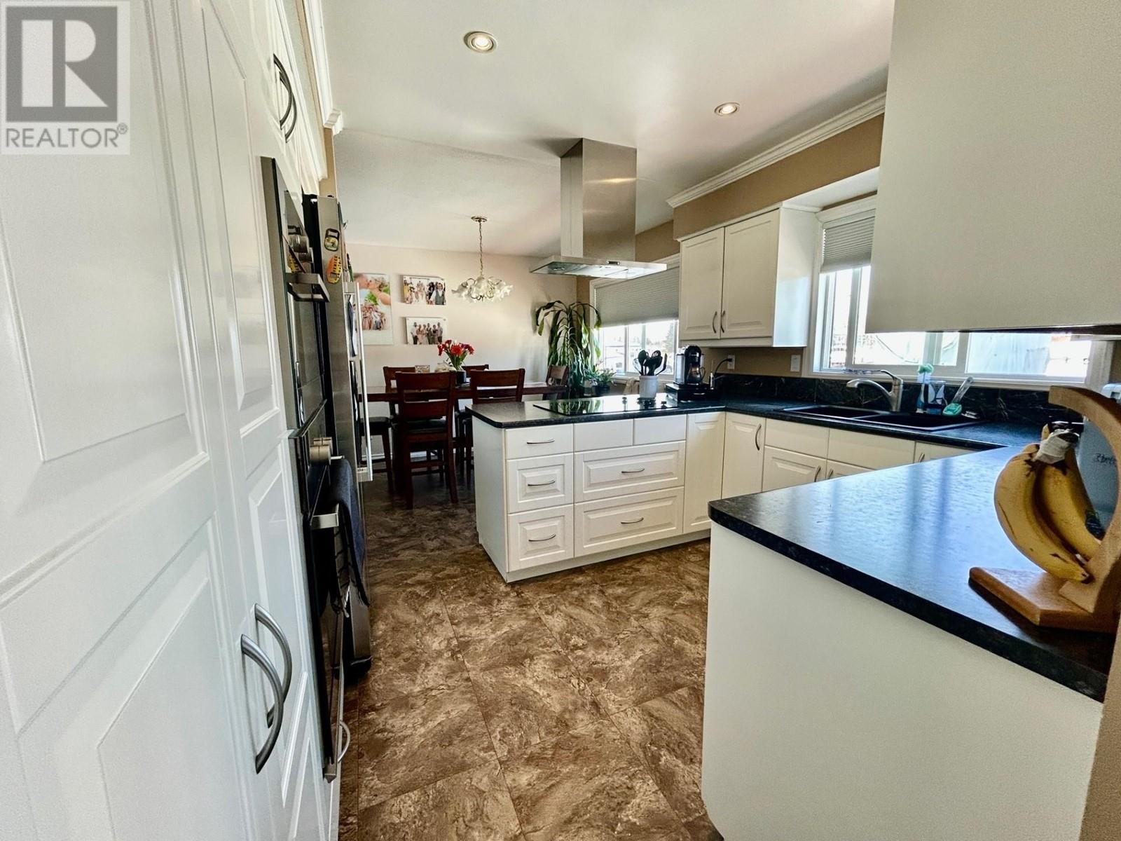 5527 53 Street, Fort Nelson, British Columbia  V0C 1R0 - Photo 3 - R2988657