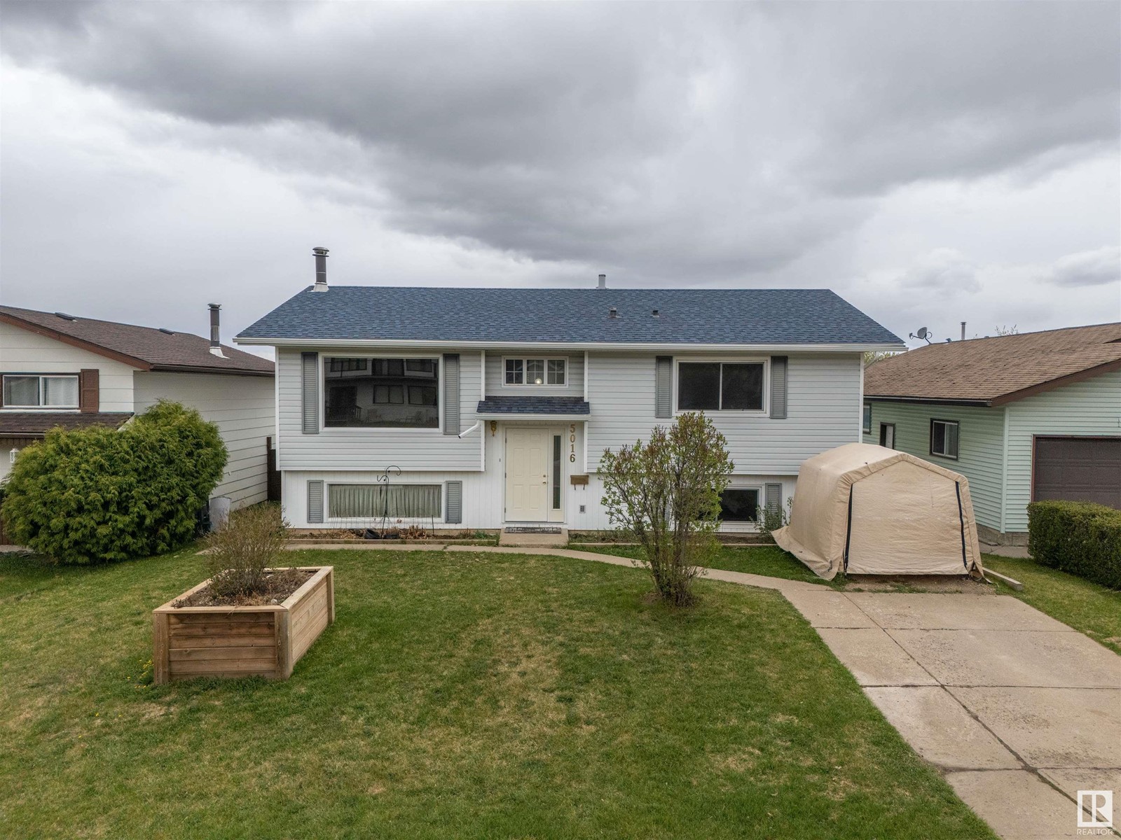 Property at 5016 42 ST image 1