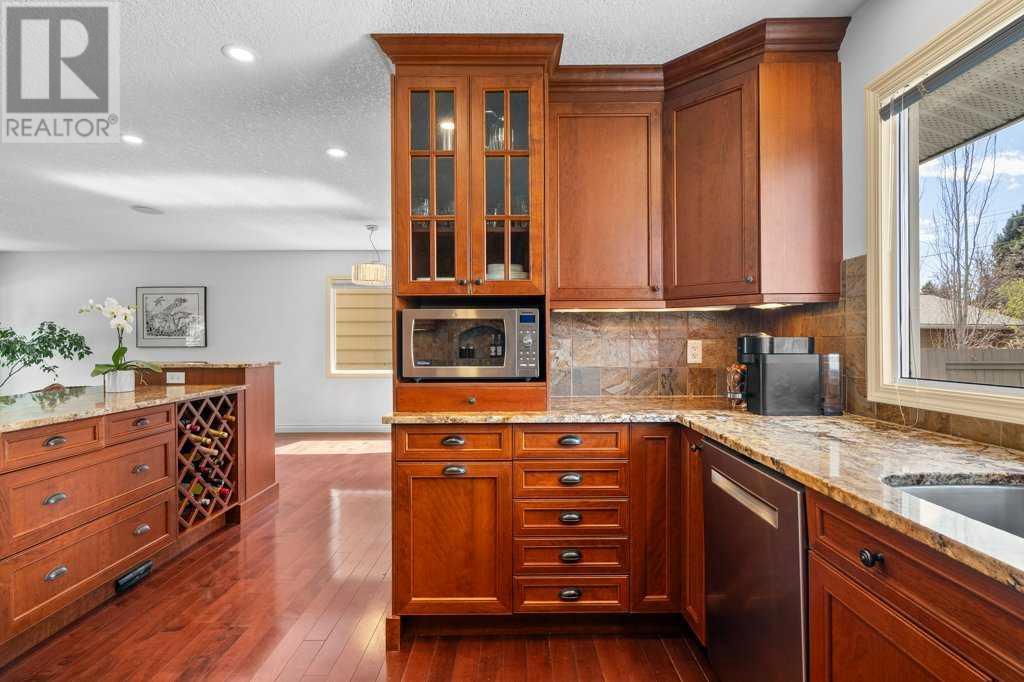 211 Parkwood Place Se, Calgary, Alberta  T2J 3X2 - Photo 7 - A2217728