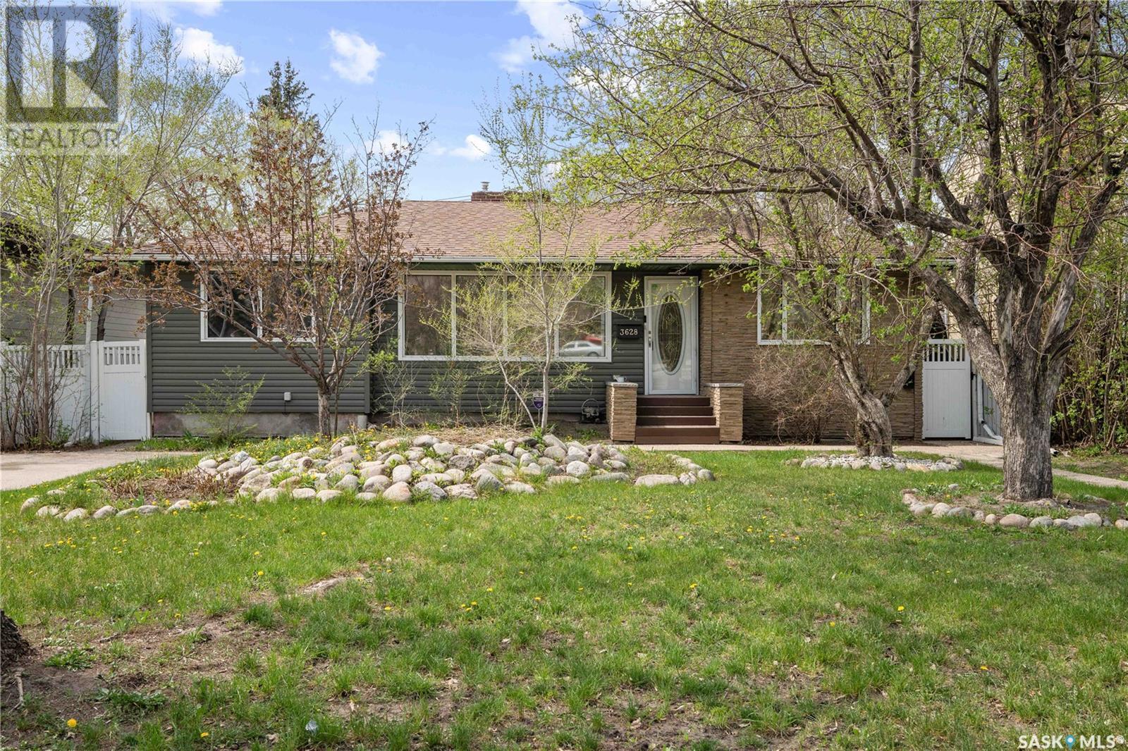 Property at 3628 Albert STREET image 2