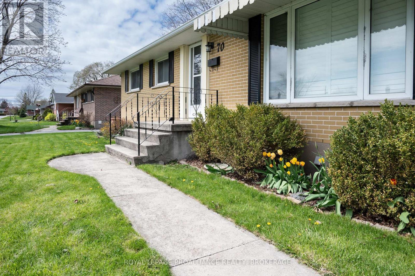 70 Briscoe Street, Loyalist, Ontario  K7N 1G1 - Photo 3 - X12068772